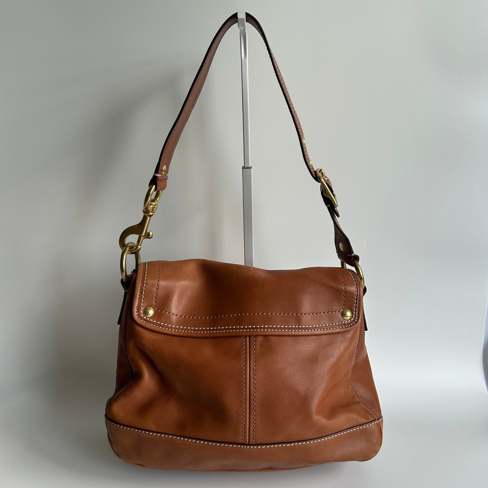 Coach Brown Leather Shoulder Bag with Brass Hardware - Picture 2 of 16